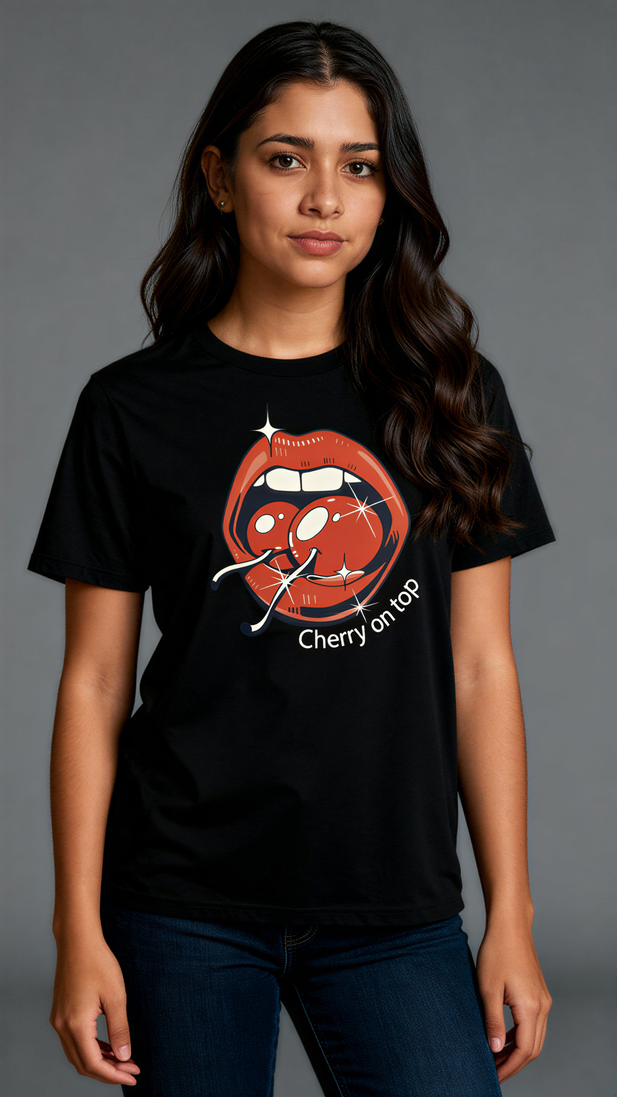 חולצת Cherry On Top מכותנה אורגנית של אדם וטבע עם הדפס דובדבנים